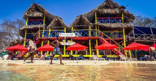 Charm and Sun in Playa Princesa Del Mar - Indulge in Local Delicacies