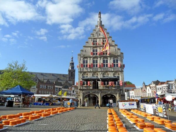 Charming Gouda Walking Tour: History, Architecture & Cheese - Booking and Cancellation Details
