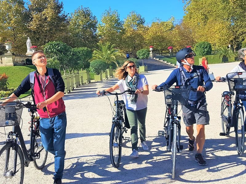 Charming Nooks and Crannies Bike Tour in Paris - The Marais and the city’s living history