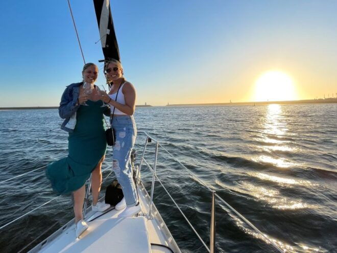 Charming Sailboat Sunset - Meeting Point and Directions