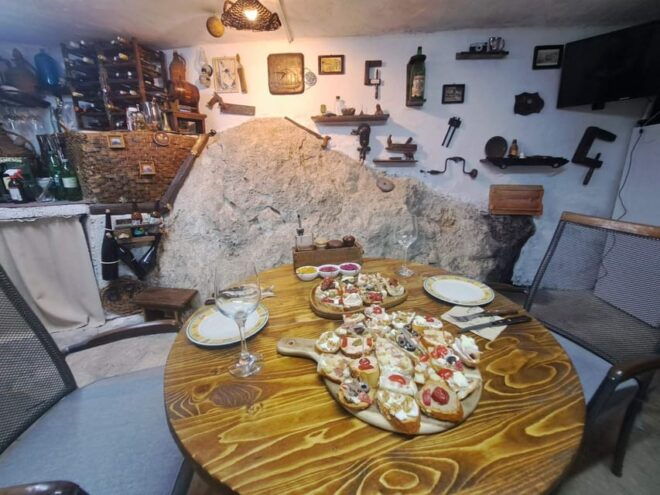 Charming Stories and Delightful Tapas & Dinner Eve - Dining Experience