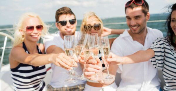[Charter] Enjoy Champagne Cruising in the Beautiful Sea of Ishigaki. - Directions