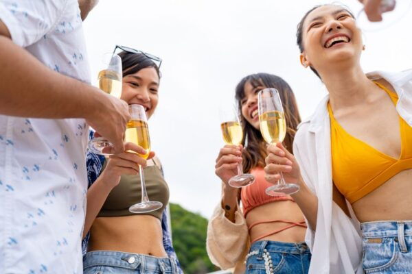 [Charter] Enjoy Champagne Cruising in the Beautiful Sea of Ishigaki. - Common Questions