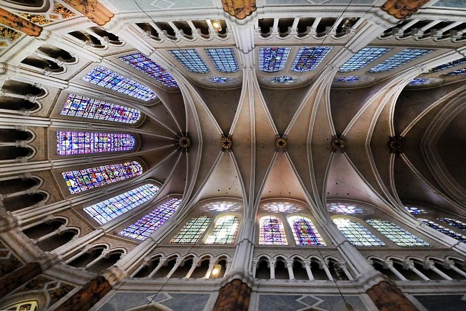 Chartres Old Town and Cathedral Tour From Paris - Tour Overview