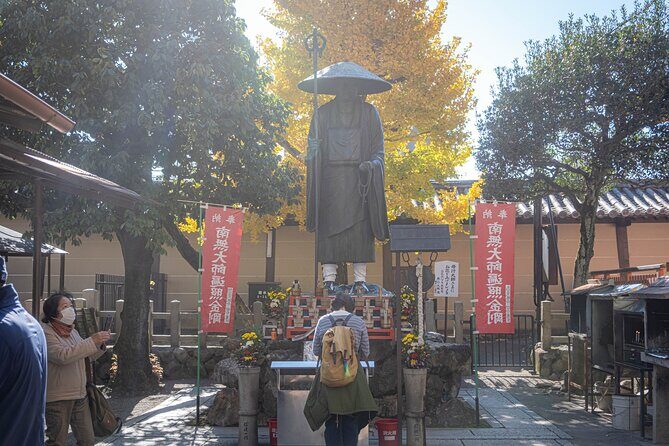 Chat & Treasure Hunt at To-ji Flea Market with Locals : Kyoto - Good To Know