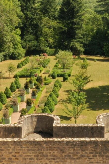 Château De Couches: Free Visit of the Castle and Its Parks - Frequently Asked Questions