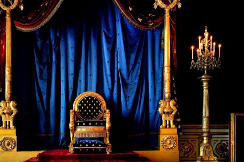 Chateau de Fontainebleau Admission in Paris - The Great Apartments: ceremony in room after room