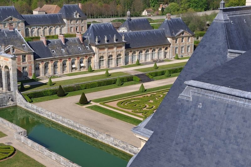 Chateau de Fontainebleau & Vaux-le-Vicomte Full Day Tour from Paris - Fontainebleau: Seven Centuries in One Residence