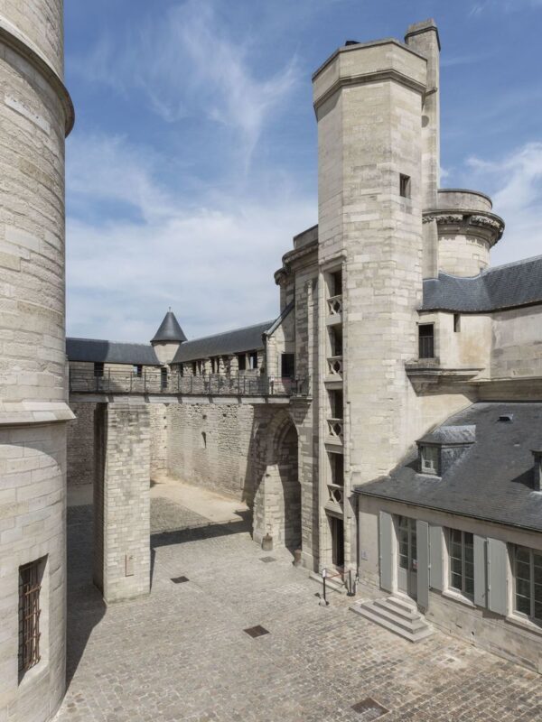 Chateau de Vincennes Ticket - Take time for Sainte-Chapelle