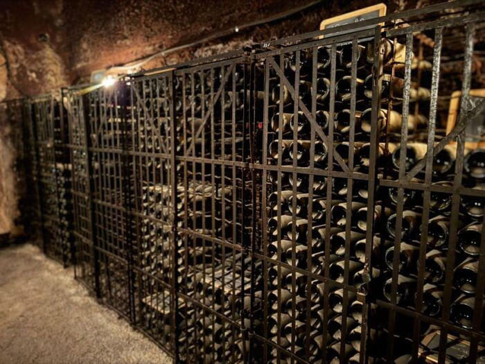 Châteauneuf-Du-Pape: Full-Day Wine Tour With Sommelier - Transportation Details