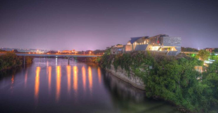 Chattanooga: A Spooky and Family-Friendly Walking Tour - Tour Experience