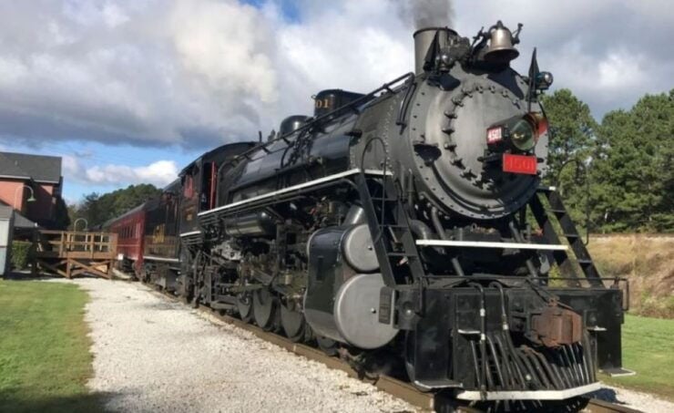 Chattanooga: Derailed Trolley Tour and Train Ride - Activity Overview