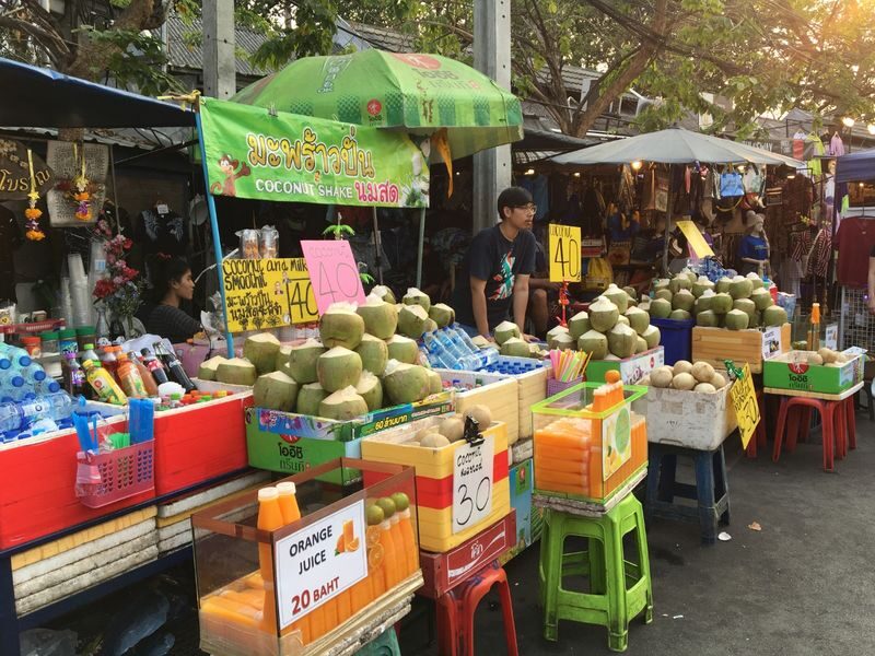 Chatuchak Weekend Market Half Day Tour in Bangkok by MyProGuide Thailand - Shopping with a local guide