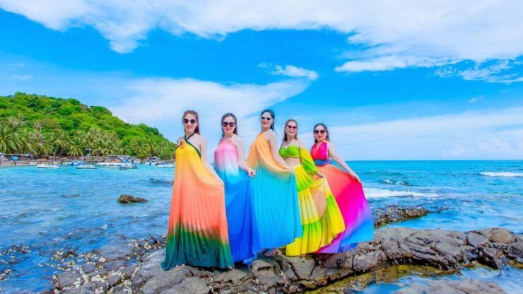 Check in Sunset Photoshoot - Staff Qualifications and Skills