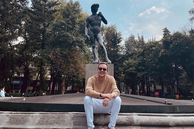 Cheerful Introduction Walking Tour in Roma, Condesa & Juarez - Taking in Juarez Culture