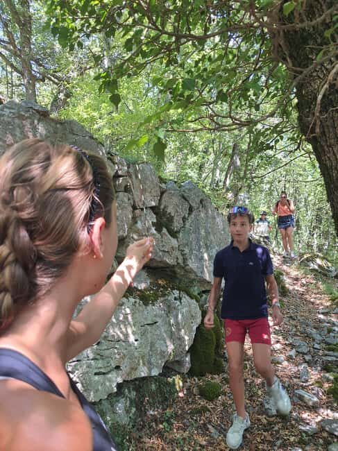 cheese-making workshop day trip and tasting in the Maiella Park - Authenticity and Local Flavor