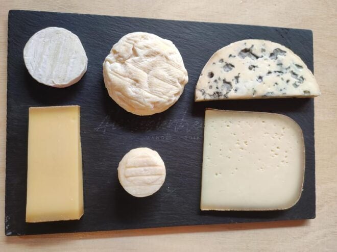 Cheese Tasting in Paris With an Expert - Group Size and Atmosphere