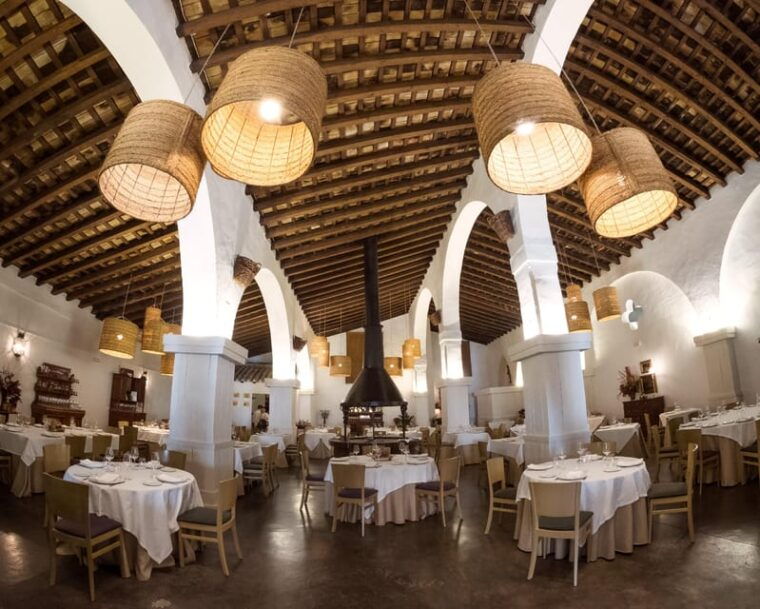 CHEF DEL SHERRY LA CARBONÁ - Wheelchair Accessibility and Convenient Location