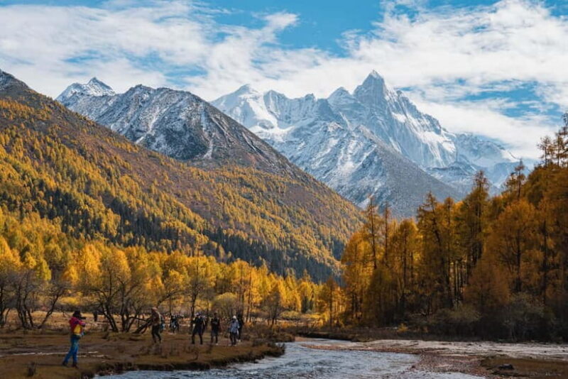 Chengdu: 3-Day Changping Valley-Bipeng Valley Hiking Tour - Support and Safety Features  