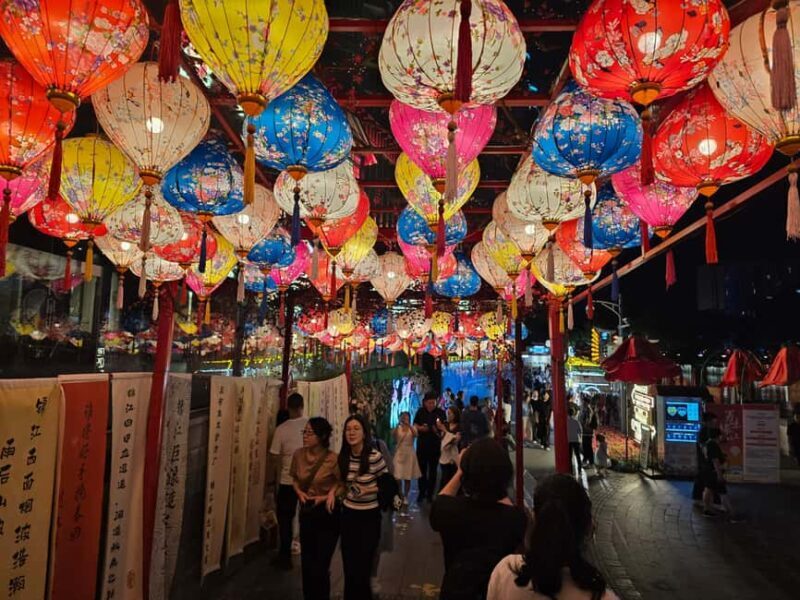 Chengdu at night - An Introduction to Chengdu at Night