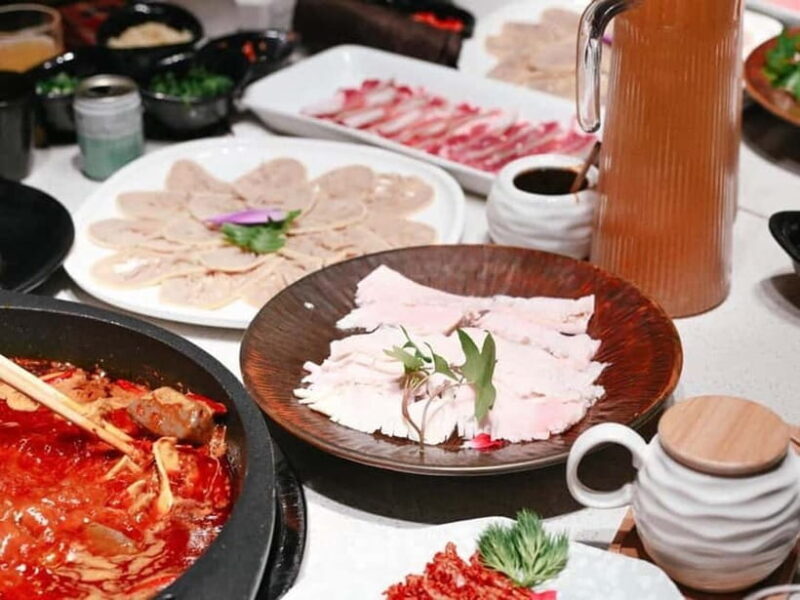 Chengdu: Baba-tea, Hotpot & Bar Local Lifestyle Tour - An in-depth look at the Chengdu Lifestyle Tour