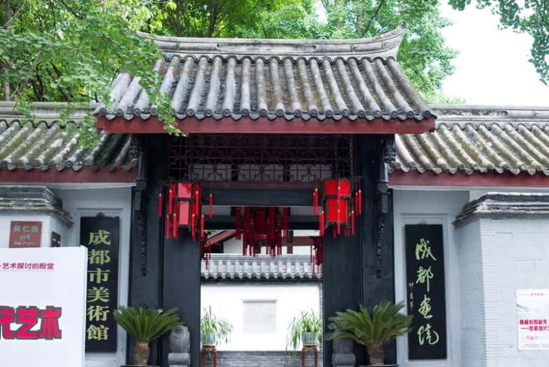 Chengdu: City Walking Tour with Food and Culture Stops - Modern Chengdu: Taikoo Li & Tangpa Street