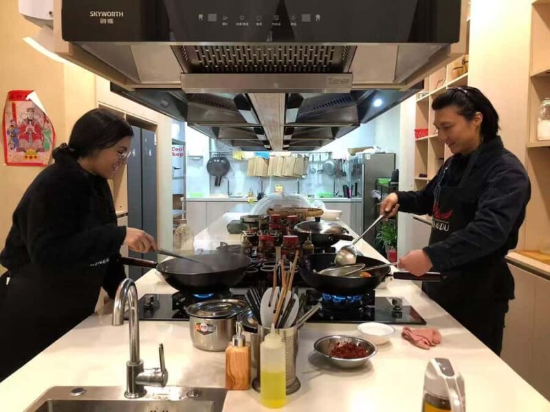 Chengdu: Dan Dan Noodles Cooking Class & Market Tour - An In-Depth Look at the Experience