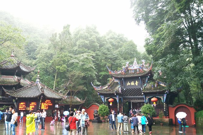 Chengdu Day Tour of Dujiangyan Irrigation System and Mount Qingcheng - Itinerary Details