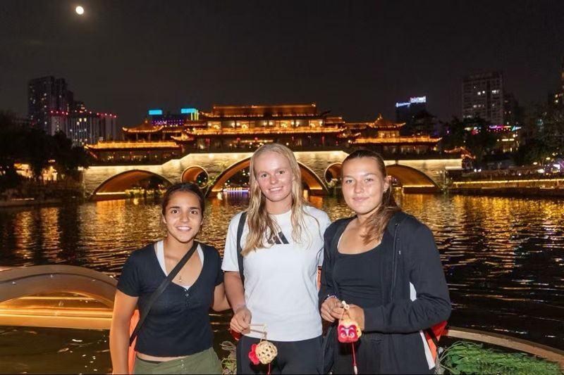 Chengdu Dongmen Wharf & Anshun Bridge Night Tour - Should you book the Dongmen Wharf cruise?