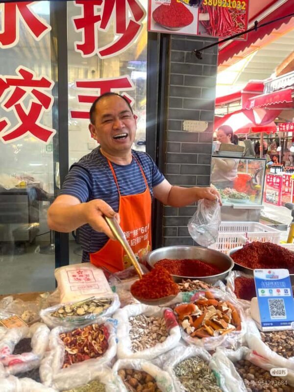 Chengdu Food & Blessings Tour: Market Bites & Temple Fortune - Exploring the Heart of Chengdu: Food & Culture in One Trip