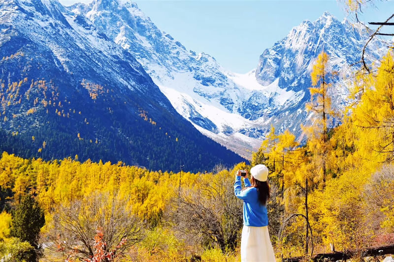 Chengdu + Four Girls + Bipenggou 2 Days - Four things to know before you book