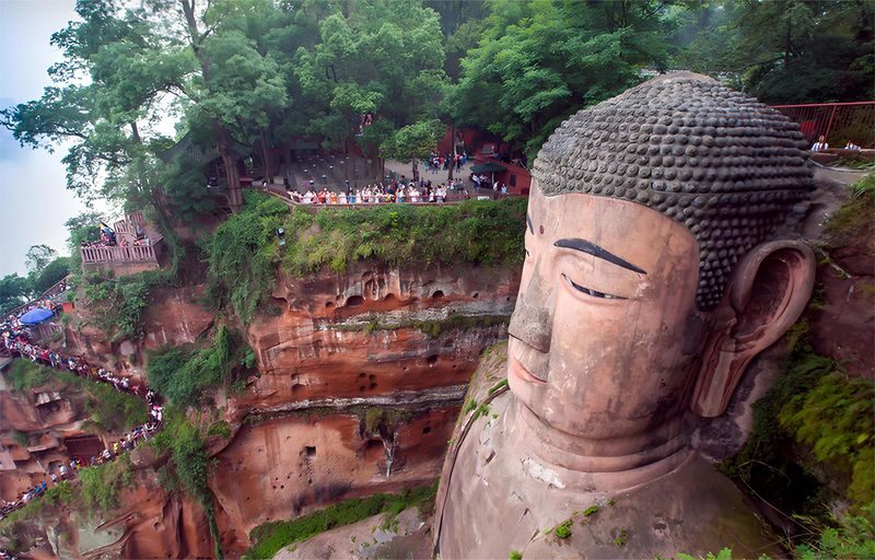 Chengdu Giant Panda and Leshan Giant Buddha Full-Day Sightseeing Tour - Two very different Chengdu-area sights