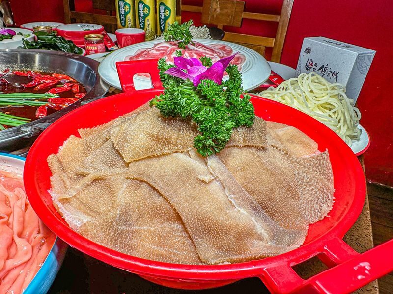 Chengdu Golden Age Brocade City Hot Pot, Intangible Cultural Heritage Sichuan Opera Face-Changing - Save room for the snacks