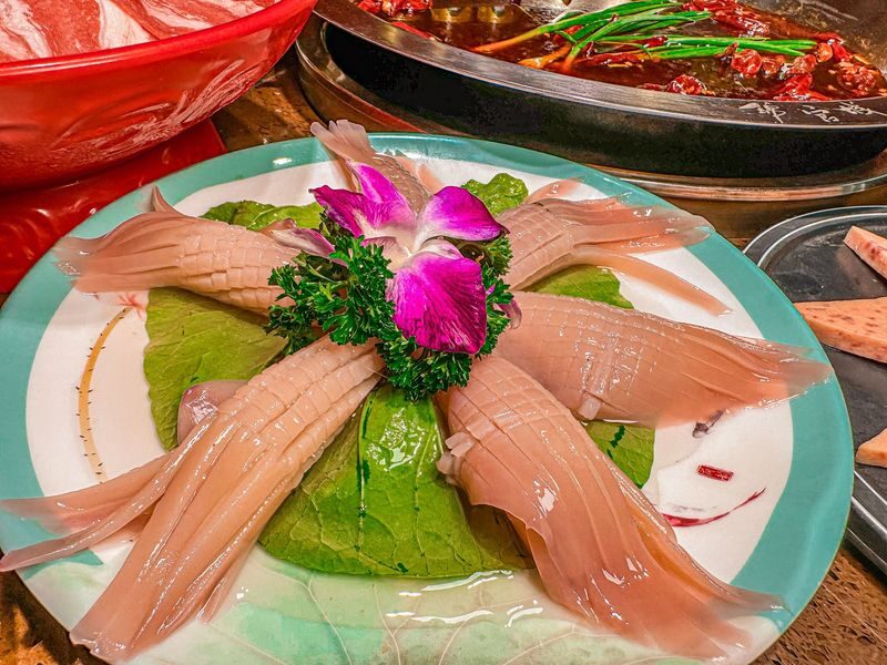 Chengdu Golden Age Brocade City Hot Pot, Intangible Cultural Heritage Sichuan Opera Face-Changing - A two-hour meal, not an open-ended evening