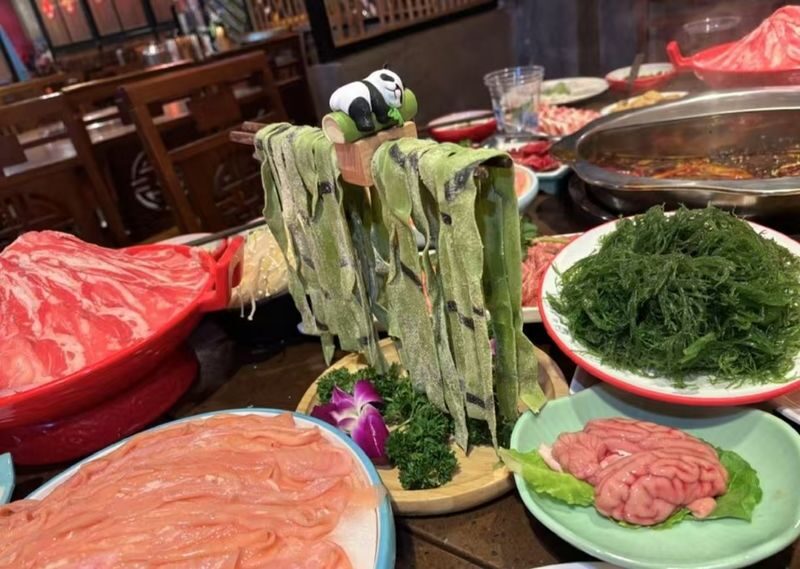 Chengdu Golden Age Brocade City Hot Pot, Intangible Cultural Heritage Sichuan Opera Face-Changing - Getting to the Jinsha Branch