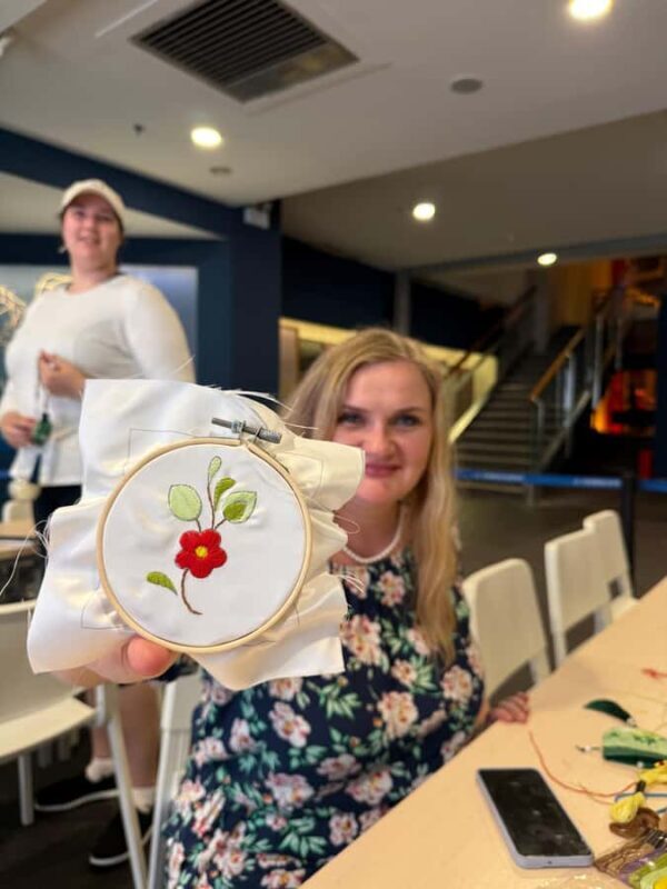 Chengdu Half-Day Tour: Shu Embroidery Handicraft Experience - Good To Know