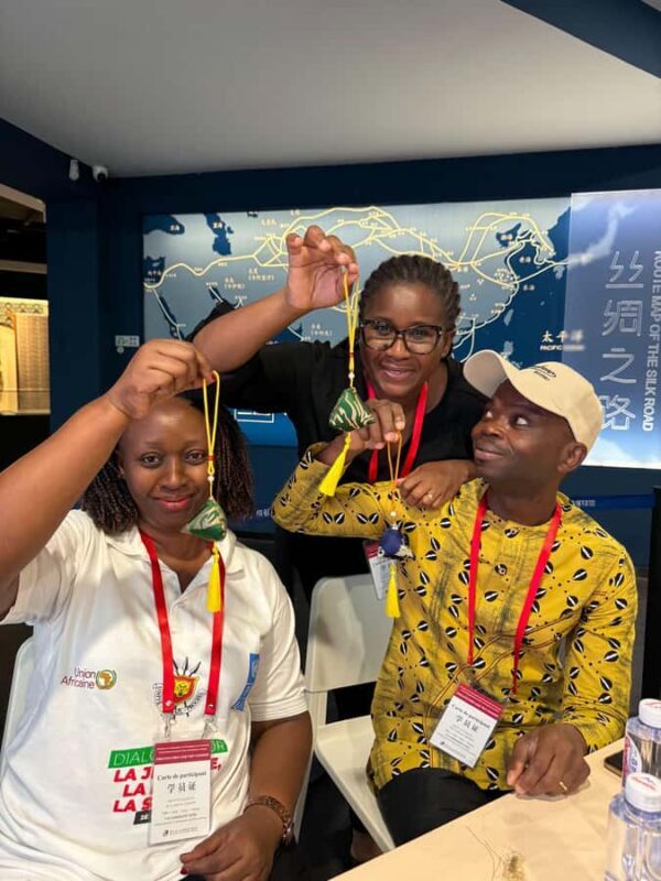 Chengdu Half-Day Tour: Shu Embroidery Handicraft Experience - What to Expect from the Shu Embroidery Experience