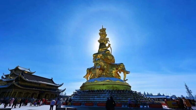 Chengdu: Leshan Buddha and Emeishan Guided 2-Day Trip - Who Should Consider This Tour?