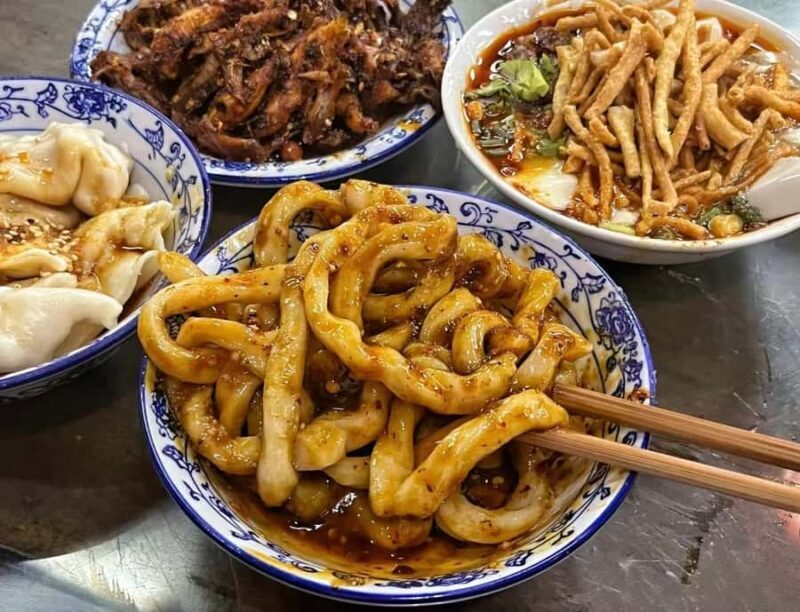 Chengdu Old Town: Food & Culture Half-Day Walk Tour - Hidden Alleyways & Tangba Street