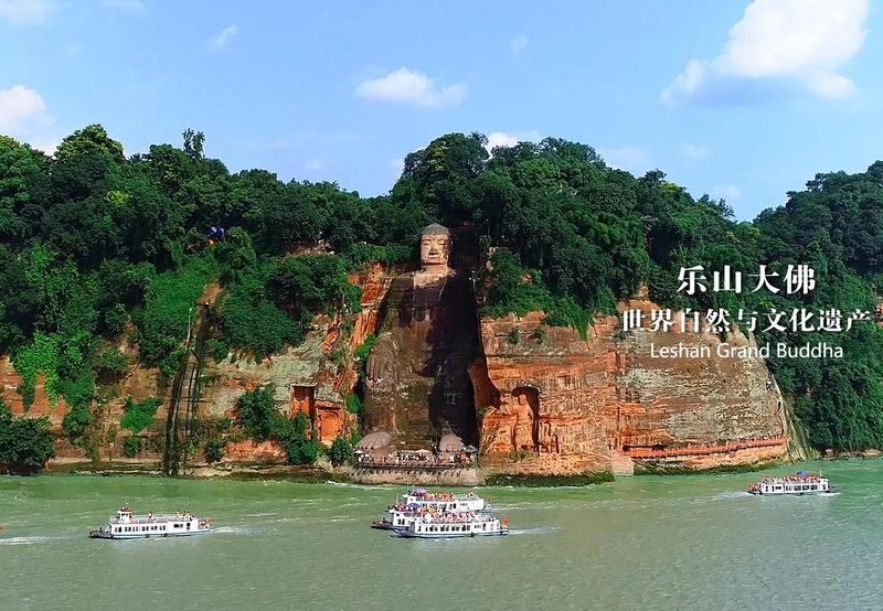 Chengdu Panda and Leshan Giant Buddha Private 2-Day Tour - Meeting the Leshan Giant Buddha