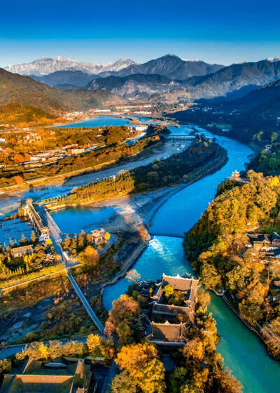 Chengdu Panda Base + Sanxingdui Museum/Dujiangyan/Leshan Giant Buddha/Mount Qingcheng One-Day Tour - Dujiangyan: engineering, water and mountain scenery