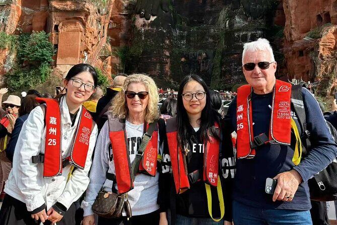 Chengdu Panda & Leshan Giant Buddha Premium Private Day Tour - Why This Tour Excels