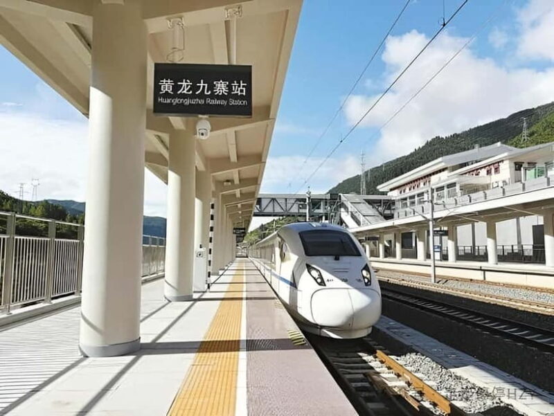 Chengdu: private 2-Day Huanglong Jiuzhaigou tour by train - An In-Depth Look at the 2-Day Tour Experience