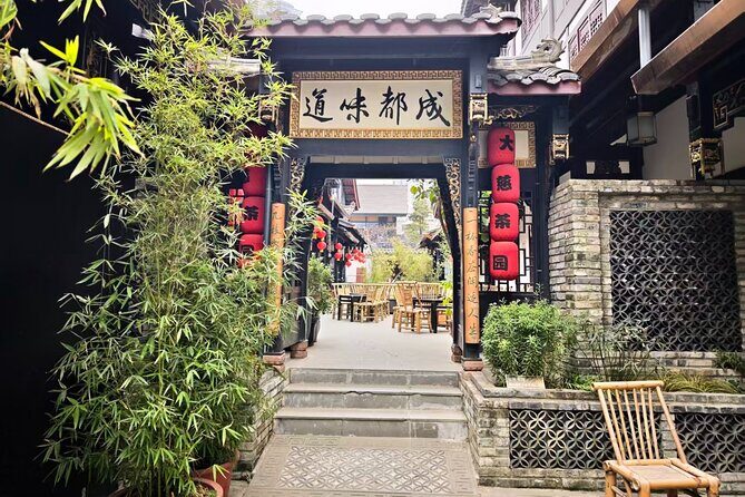Chengdu Private Half-Day tour with City Highlights & Hidden Eats - The Sum Up