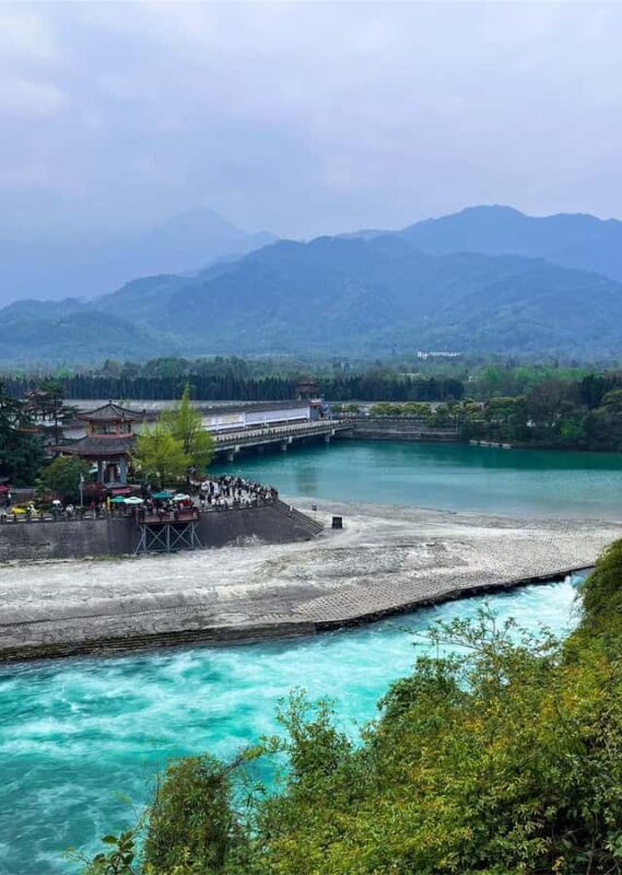 Chengdu: Qingcheng Mountain, Dujiangyan & Sichuan opera Tour - Exploring the Day in Detail