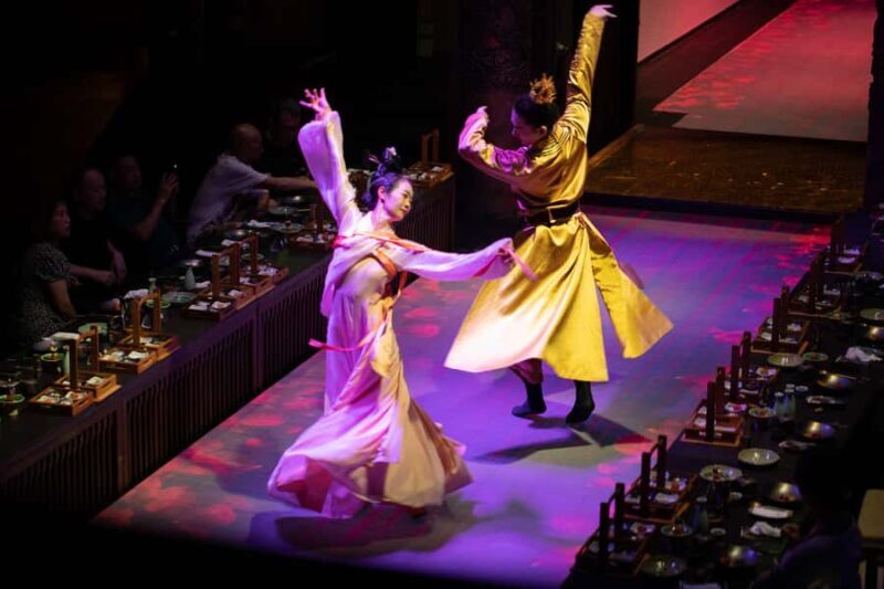 Chengdu: Royal Cultural Dinner Show SHUYANFU - Who Would Love This?