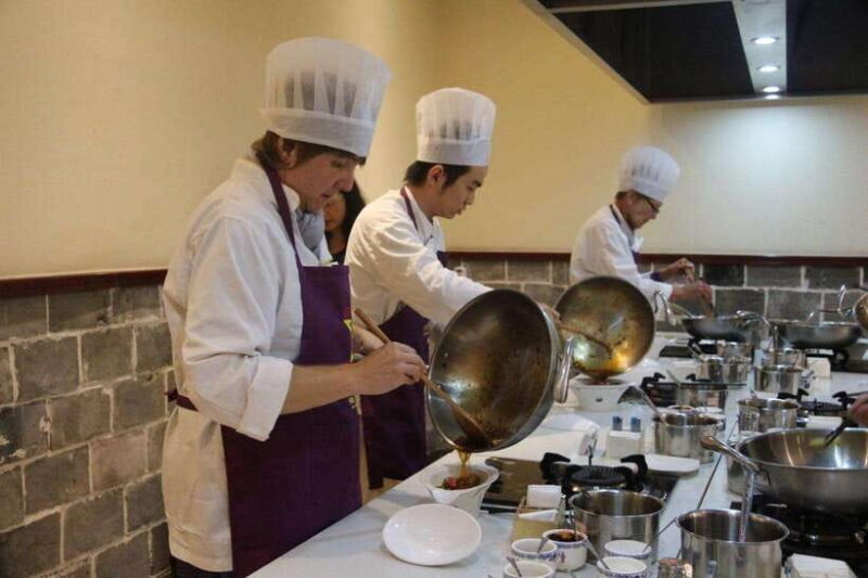 Chengdu: Sichuan Cuisine-Themed Museum Cooking Experience - What Makes This Tour Stand Out?
