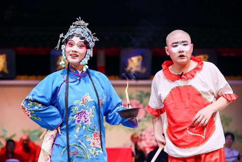 Chengdu: Sichuan Opera Face-Changing and Acrobatics Show - Who Will Love This Experience?
