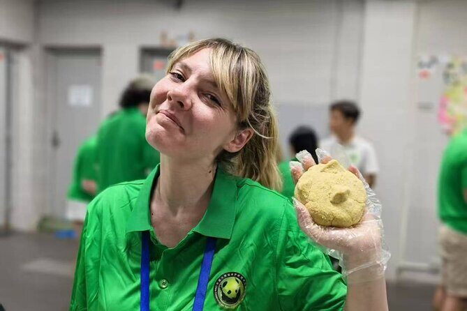 Chengdu: Volunteer Day Experience at Dujiangyan Panda base - FAQ