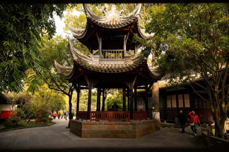Chengdu: Wuhou Shrine & Jinli Street Guided Tour - Good To Know